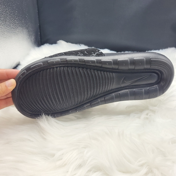 Nike Black and Gray Slide Sandals - Picture 2 of 6
